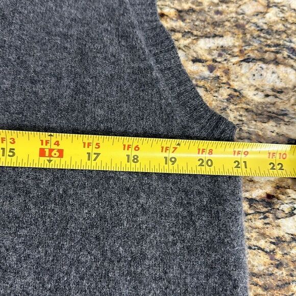 Brooks Brothers Scottish Lambswool Gray Vest Sleeveless Sweater Size L - Picture 6 of 7